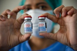 /uploads/2022/01/antarafoto-vaksinasi-dosis-kesehatan-bagi-tenaga-kesehatan-di-medan-05082021-roli-lmo-1-8e1ae9b1028b4b1172ea4c0147c1578f_600x400-300x200.jpg